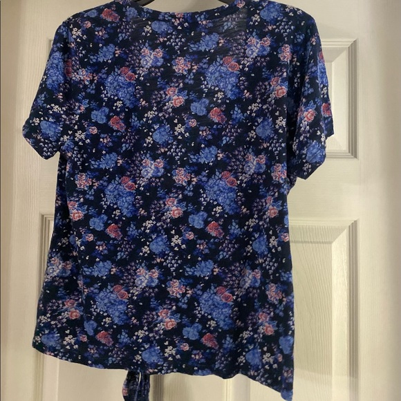 Lucky Brand Los Angeles short sleeve blouse is a Medium. - Picture 2 of 5